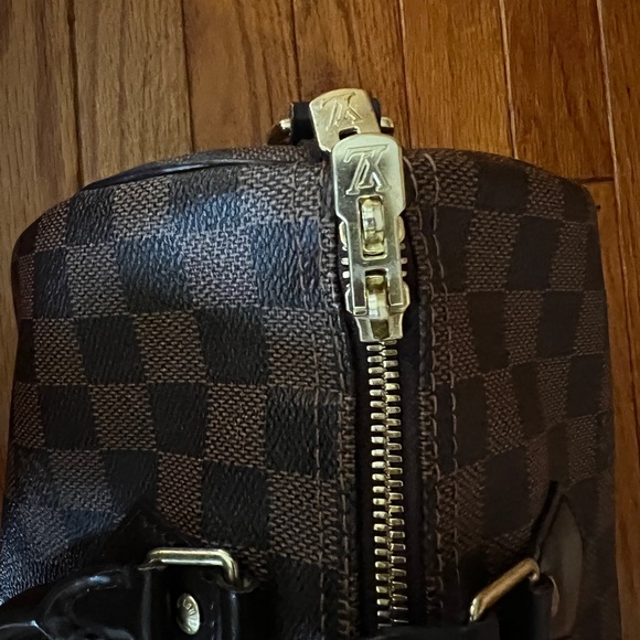 Louis Vuitton Speedy 30 Bandolier Crossbody - Picture 9 of 15